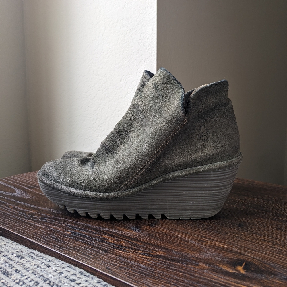Fly London Yip Green Suede Platform Wedge Ankle Boot Booties